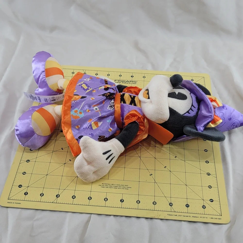 Disney Store Minnie Mouse Plush Purple Halloween Witch Costume 2020 Cape